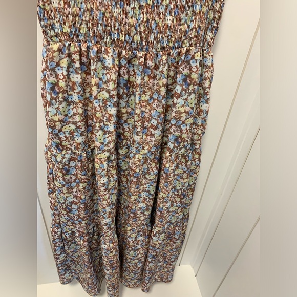 💙2/$10 Floral Dress with Pockets - Picture 4 of 6